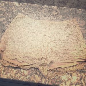 Banana Republic cream lace shorts